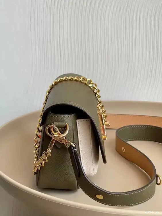 WIS TENDER LOUIS LOCKME VUITTON 0426
